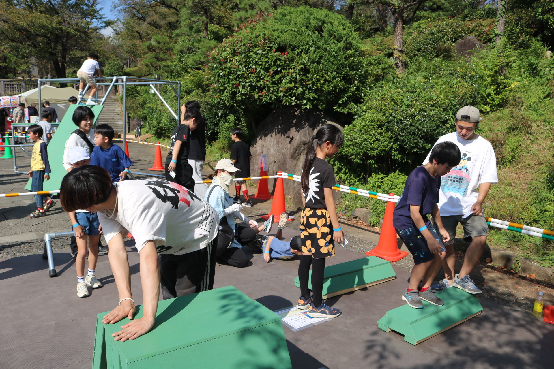 飛鳥山公園で行われた「北区アーバンスポーツ運動会2026in飛鳥山」にてパルクール体験/パフォーマンスを行いました